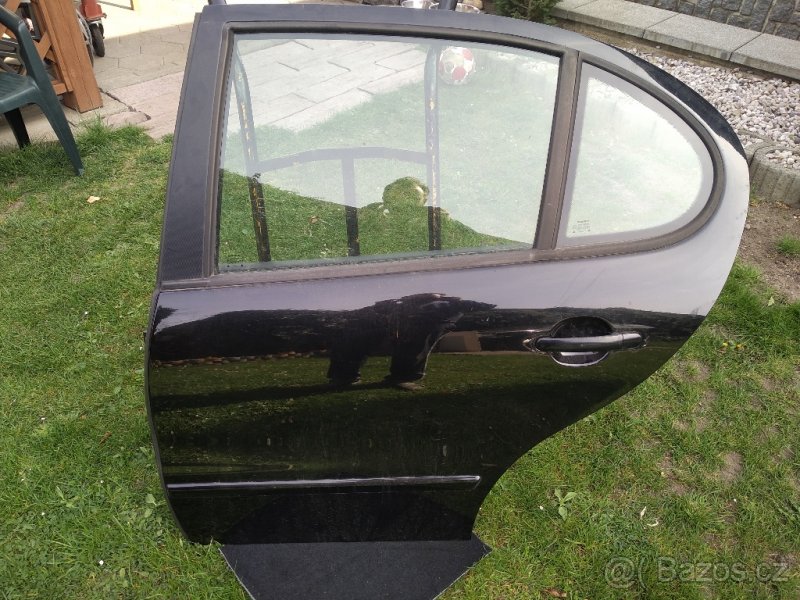 Seat Leon boční dveře