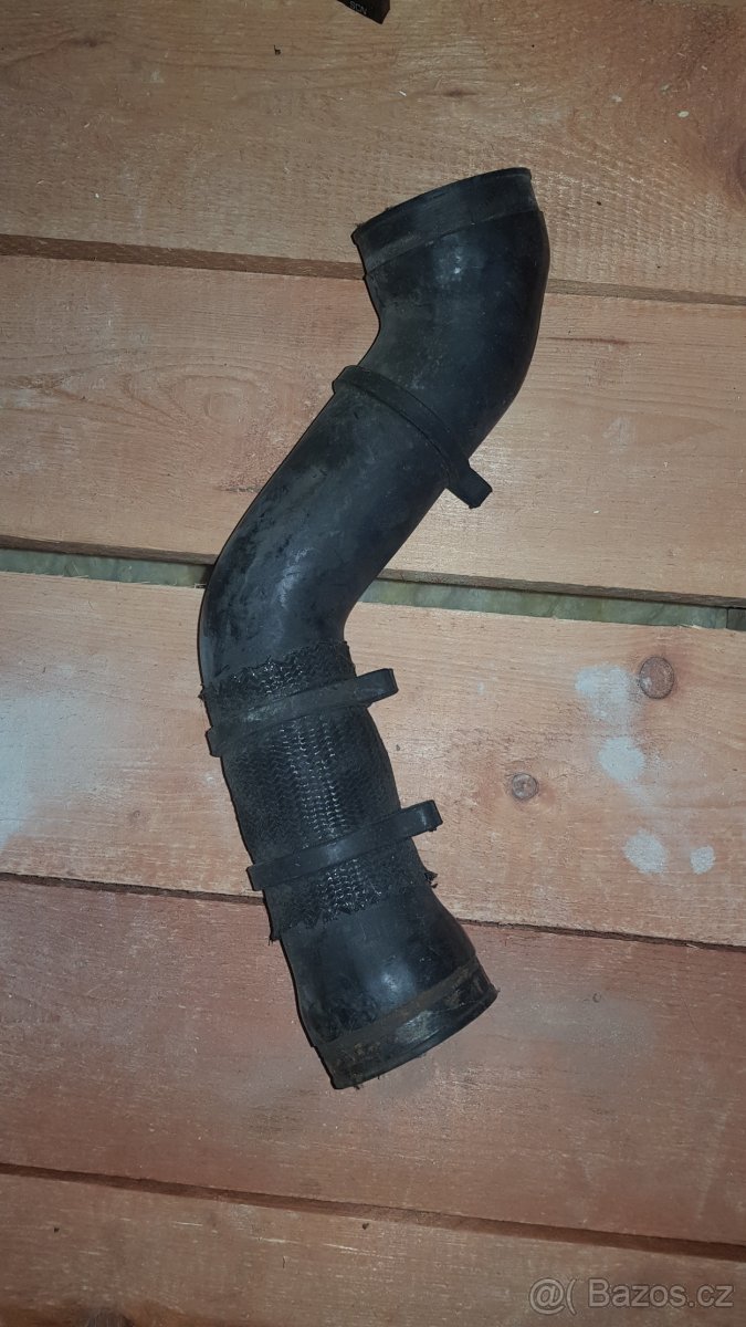 Hadice plnícího vzduchu 1.8 T AUQ 132 kW