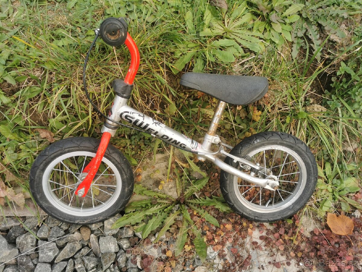 Odrážedlo na pneu
