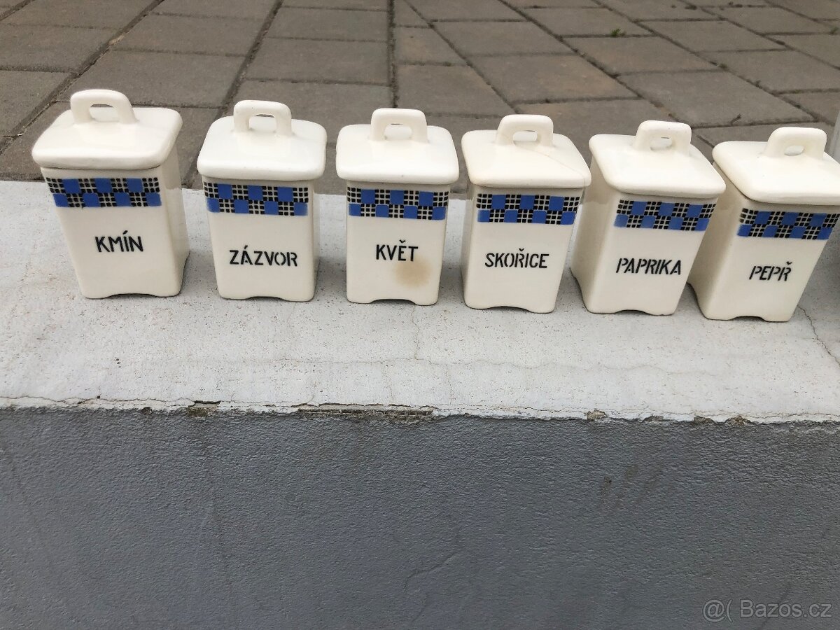 Starožitné korenky