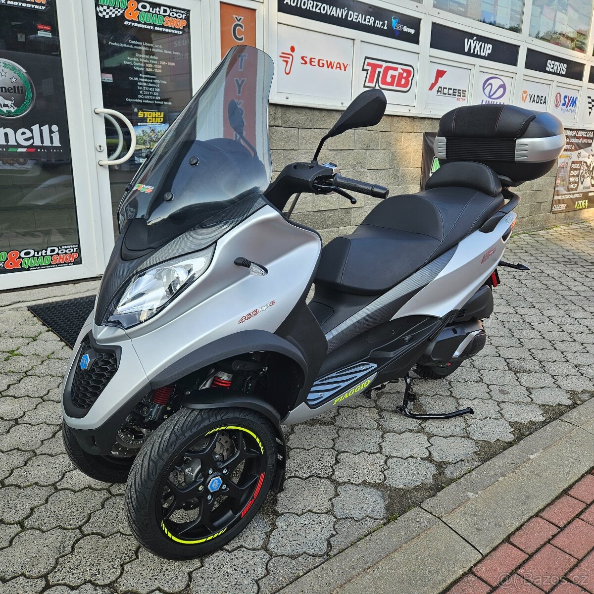 Piaggio MP3 400 HPE Sport, původ ČR, ř.p. sk.B, naj.2.344km