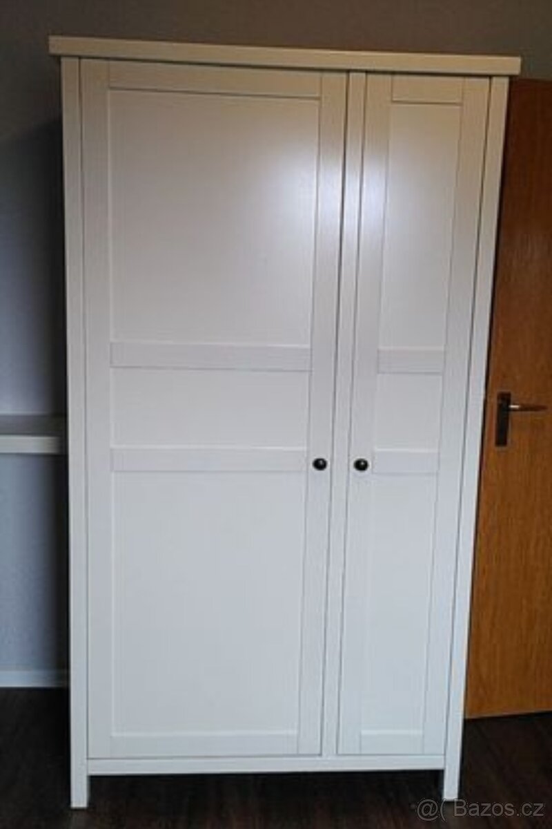 Hemnes šatní skříň