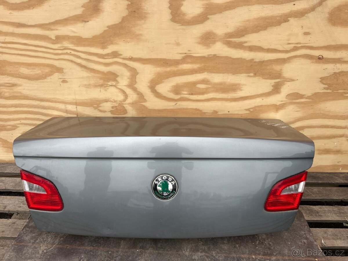 Páté dveře Škoda Superb II. sedan
