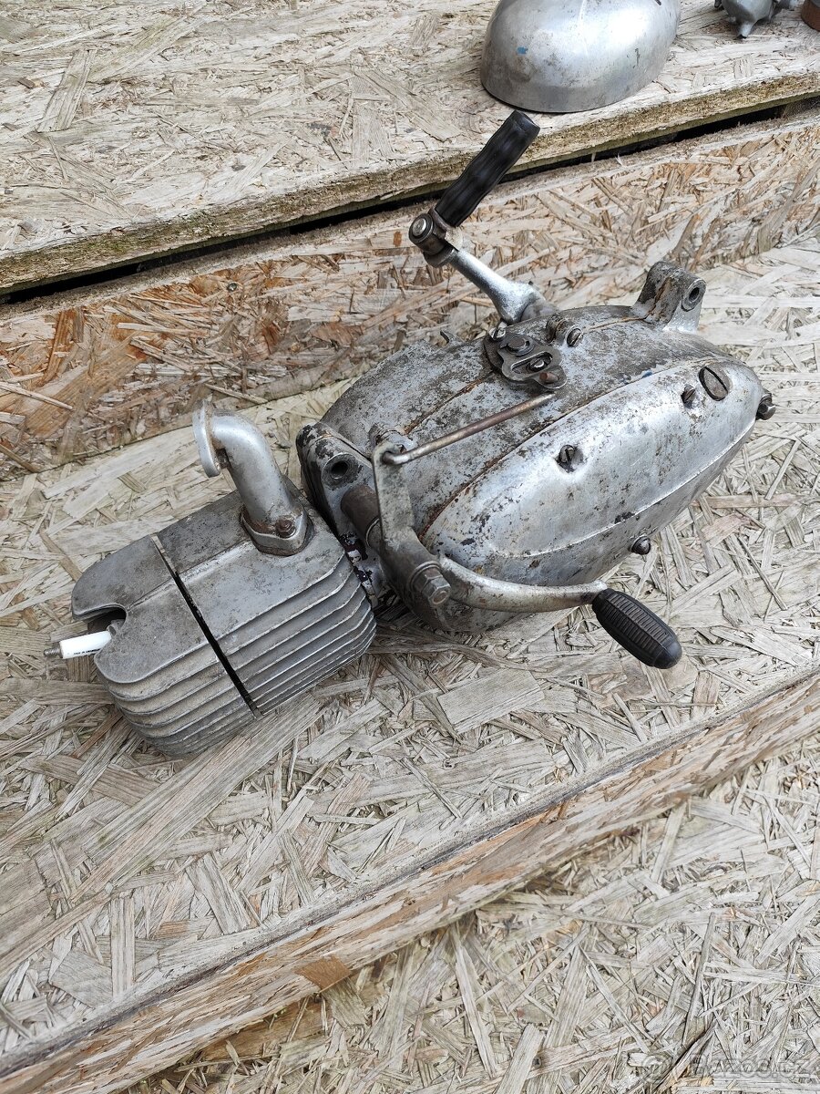 Motor Jawa 05