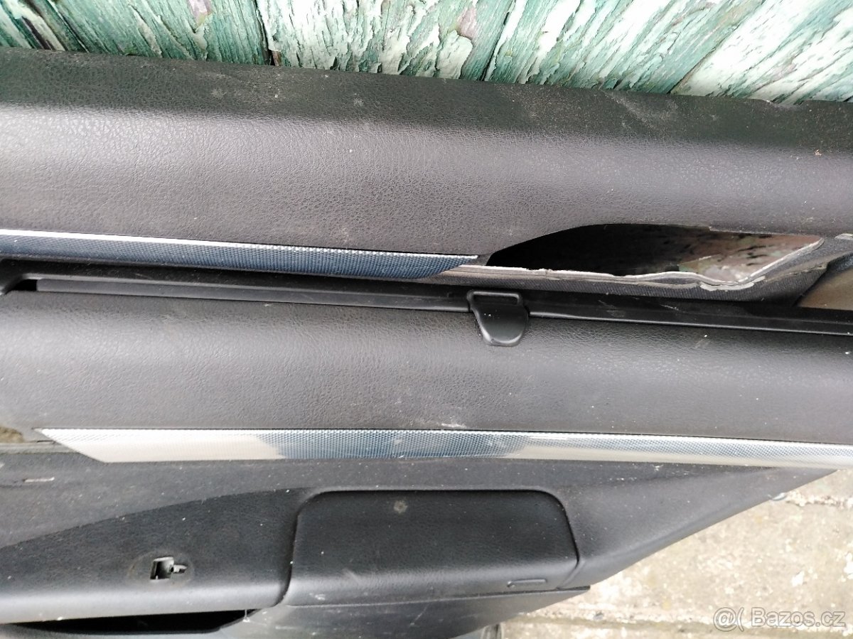 Tapce Peugeot 407
