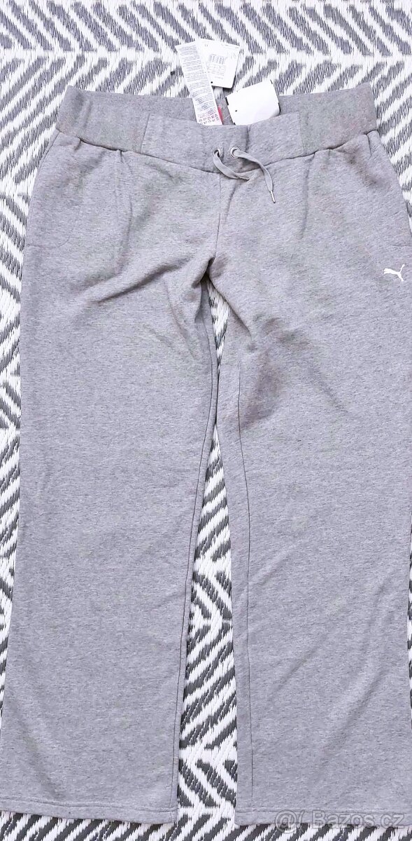 NOVÉ DÁMSKÉ SPORTOVNÍ TEPLÁKY - PUMA - vel. XL