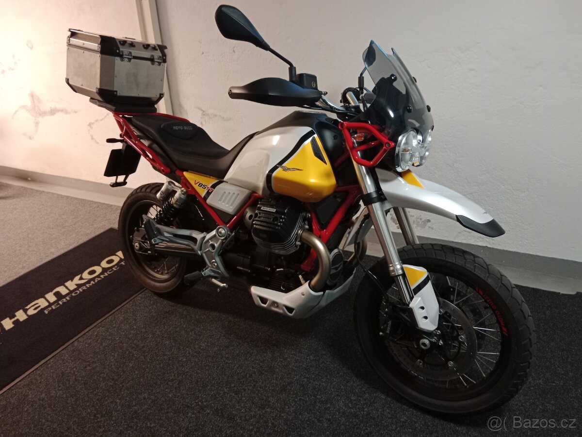 Moto Guzzi V85TT najeto pouze 7.500km top stav