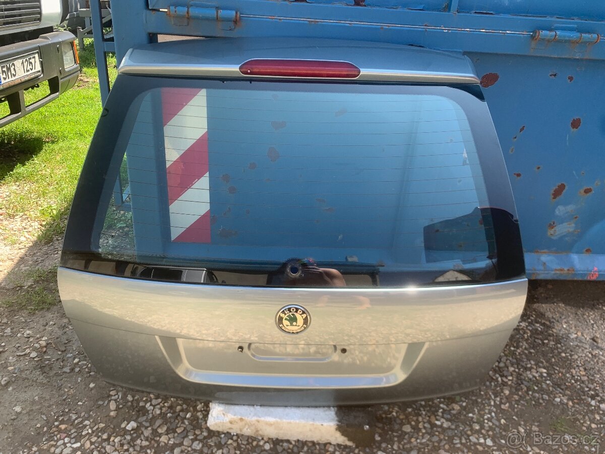 Zadní dveře škoda octavia 1