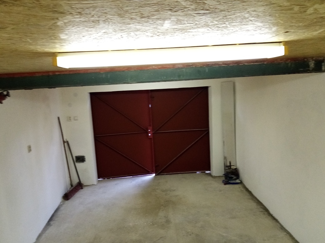 Garáž 26 m² ; parkování auta, po rekonstrukci, Ostrava