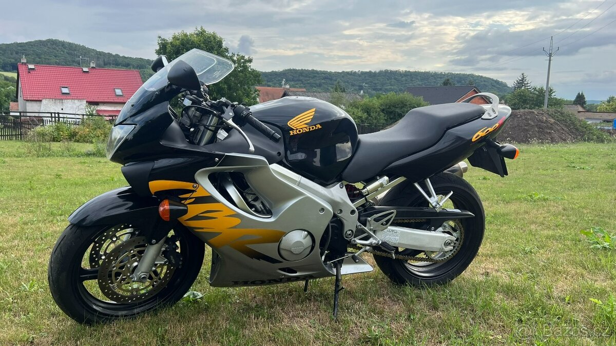 Prodám Honda CBR 600 F, druhý majitel, 14500 km