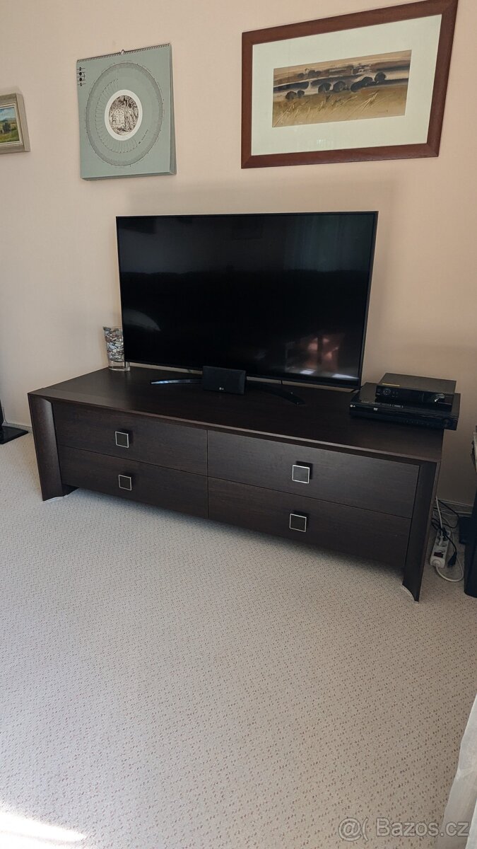 Skrinka pod TV, komoda