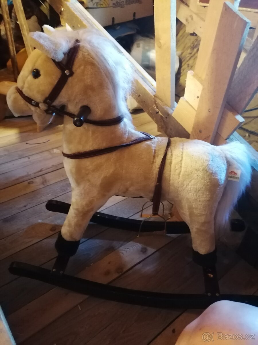 Houpací kůň