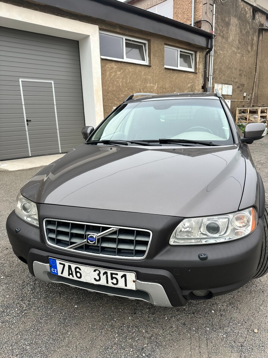 VOLVO XC70 2.4D rok 2007