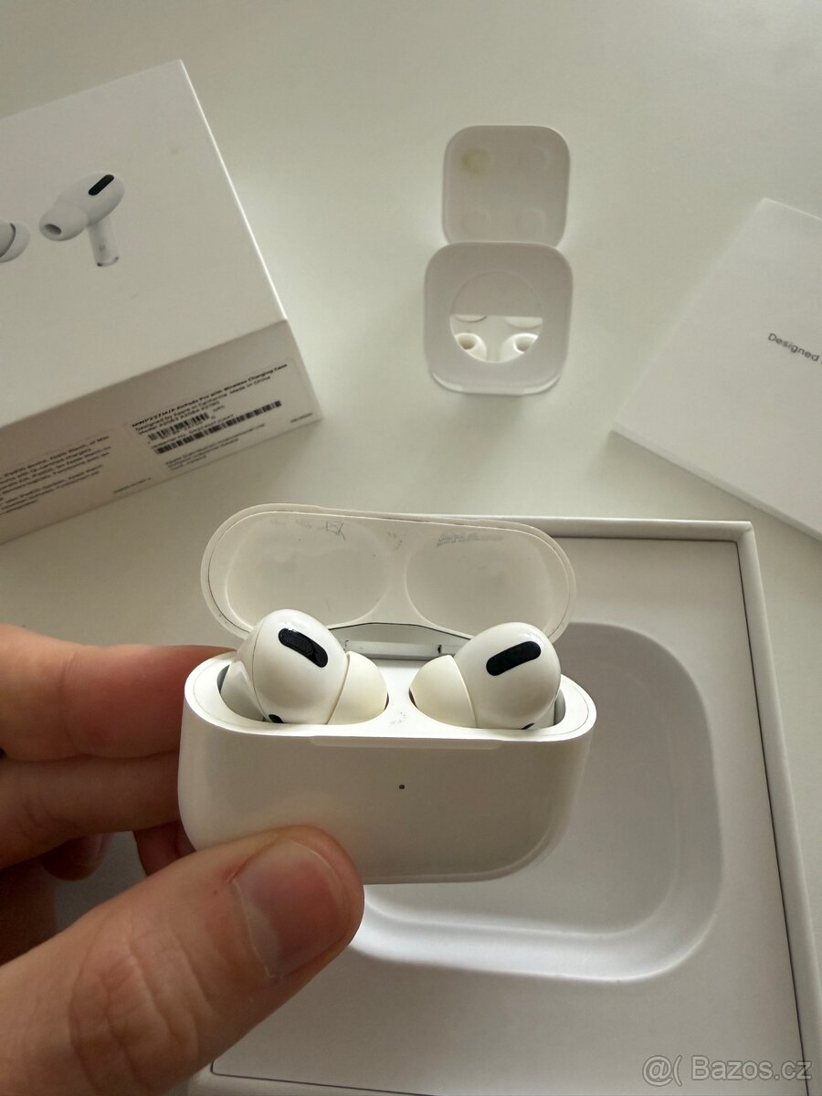 AirPods Pro 1st gen s magsafe