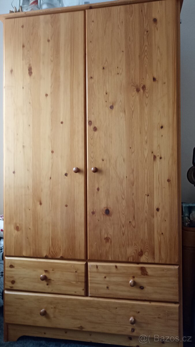 Šatní skříň z masivu zn.Gazel