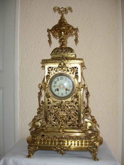 Bronzové, krbový hodiny a 2 svícny s dekorem - vinná réva