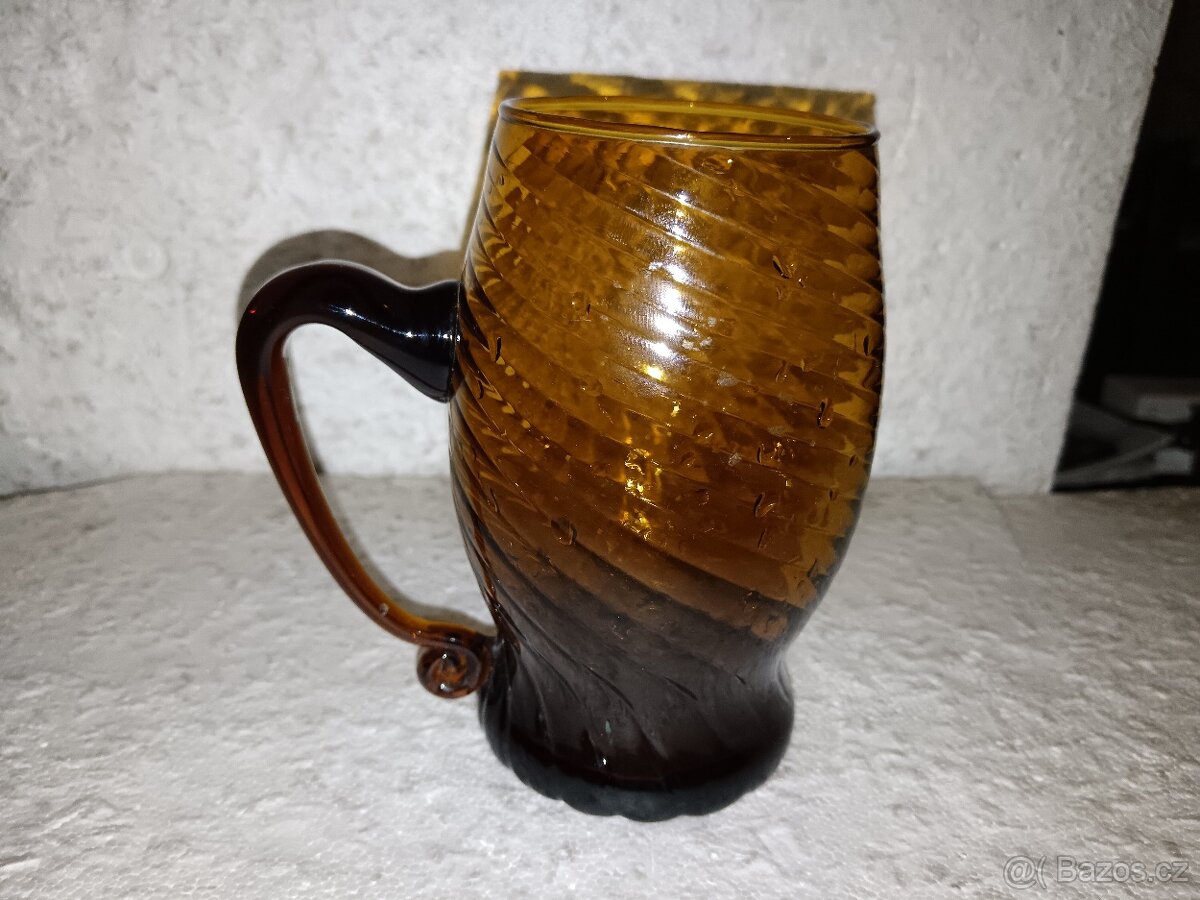 Starožitný pullitr