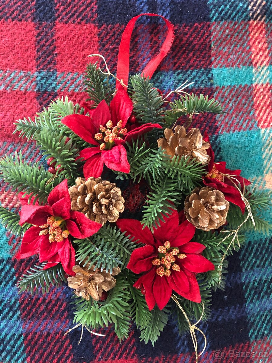 Vánoční věnec na dveře