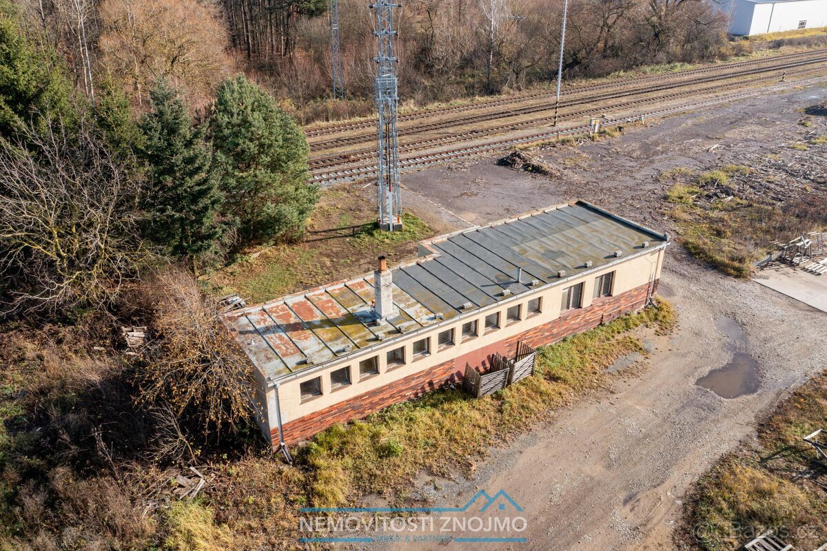 Prodej komerčního objektu v průmyslové zóně, v obci Šumná u 