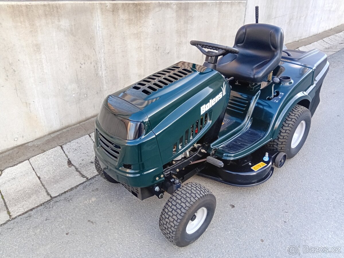Prodám zahradní traktor MTD Bolens 15.5Hp