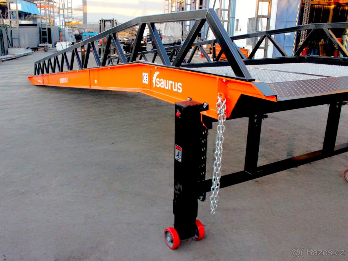 Mobilní rampa na vykládání nakládání lodnich kontejneru