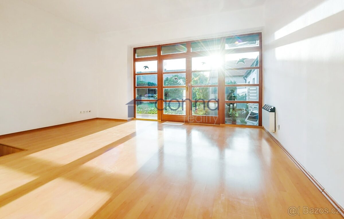 Pronájem RD 5+1/T, 252m², ul. Nad Šejdrem, Praha 4 - Libuš, 