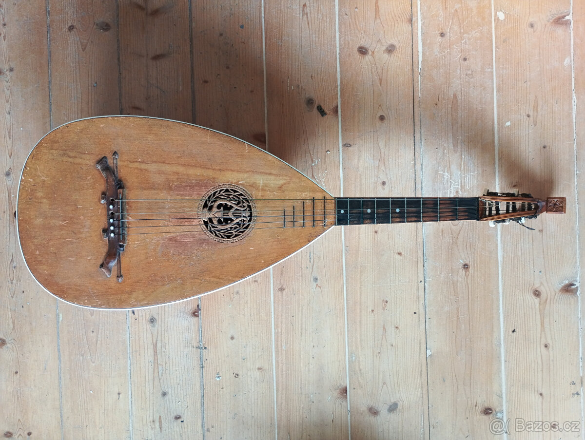 Kytarová loutna