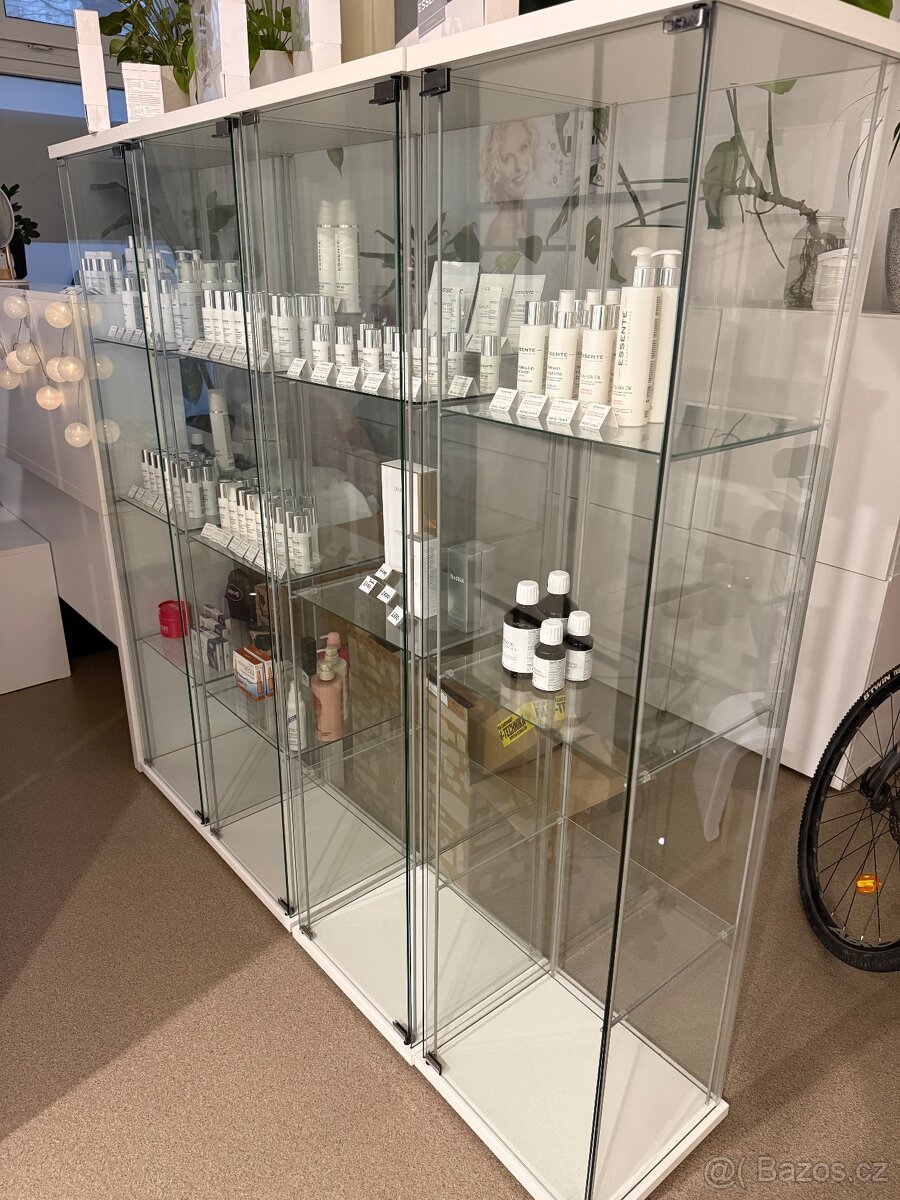 Vitrína DETOLF Ikea