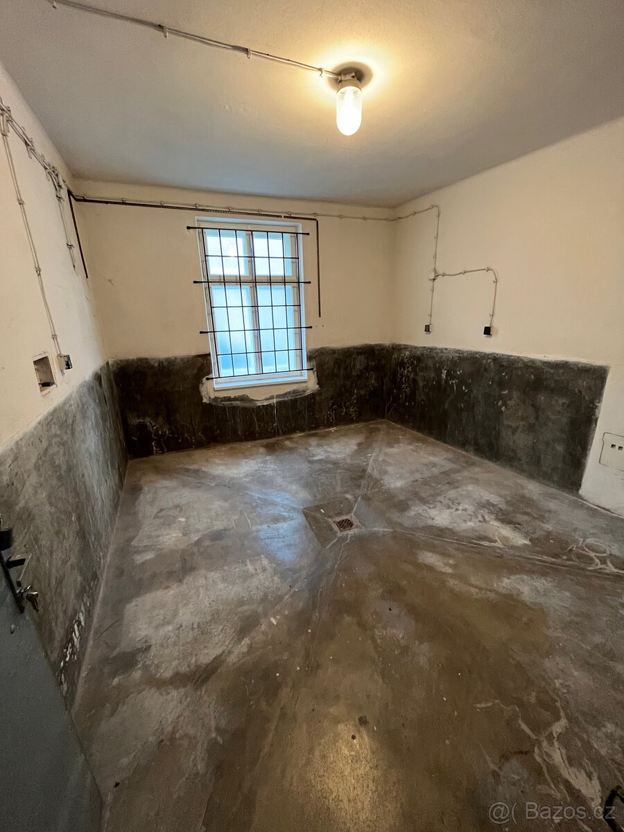 PRONÁJEM, SKLAD v centru MOHELNICE, 16 m2