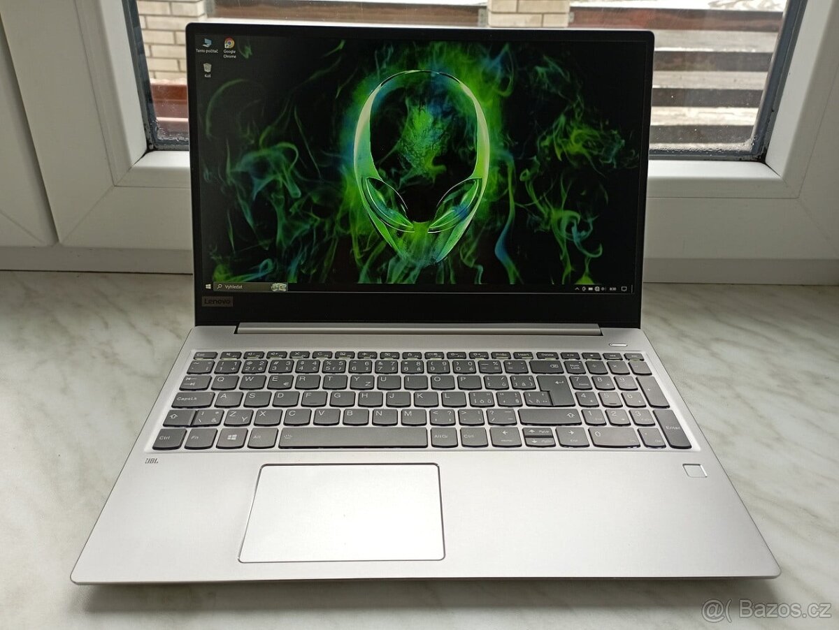 Lenovo 720 s Herní 4 jádro ddr4 ssd Full HD