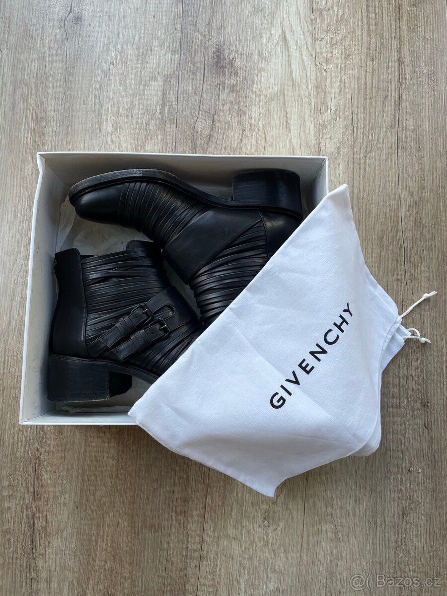 Givenchy kotníčkové boty