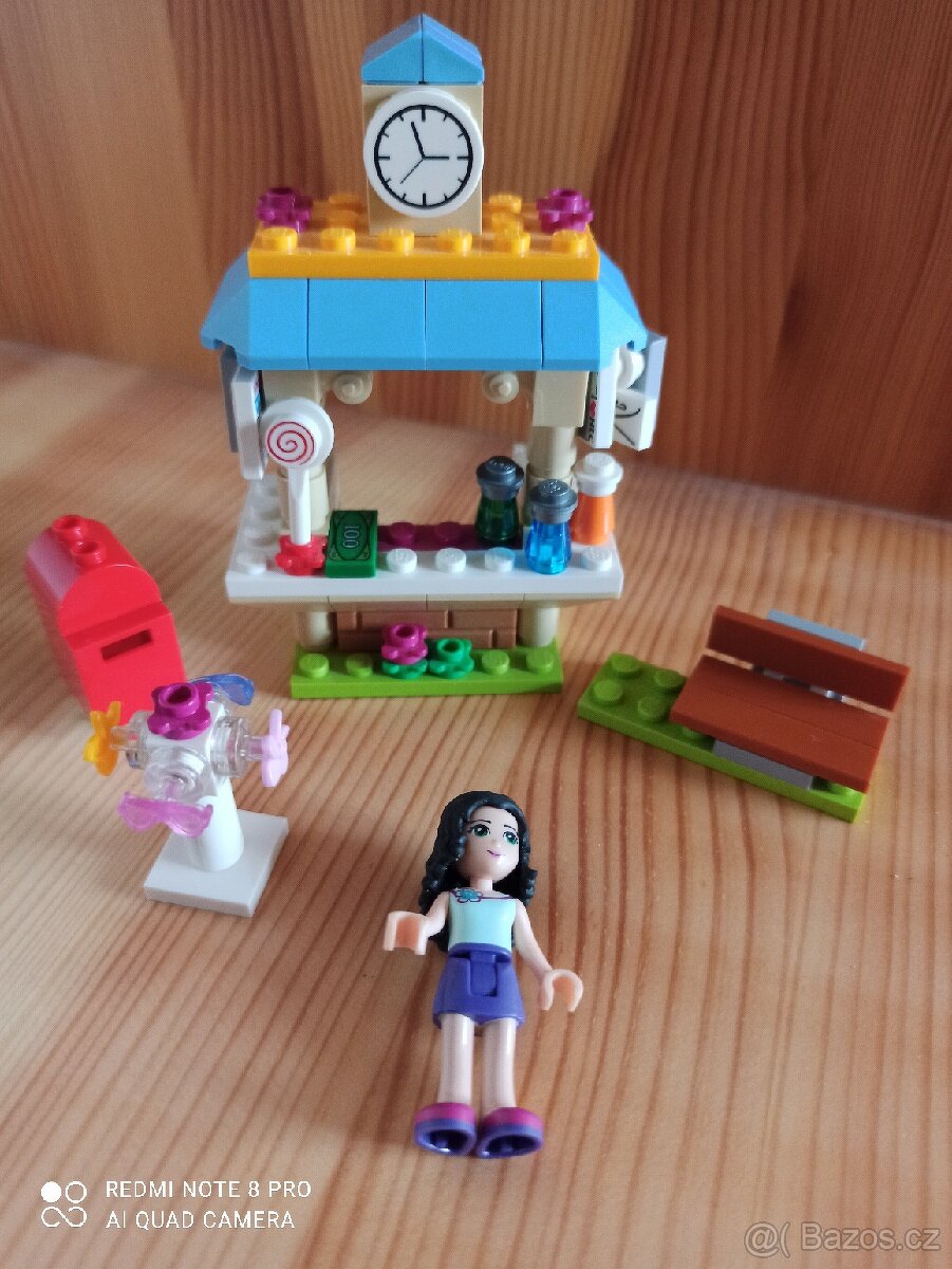 Prodám Lego Friends 41098 stánek se suvenýry