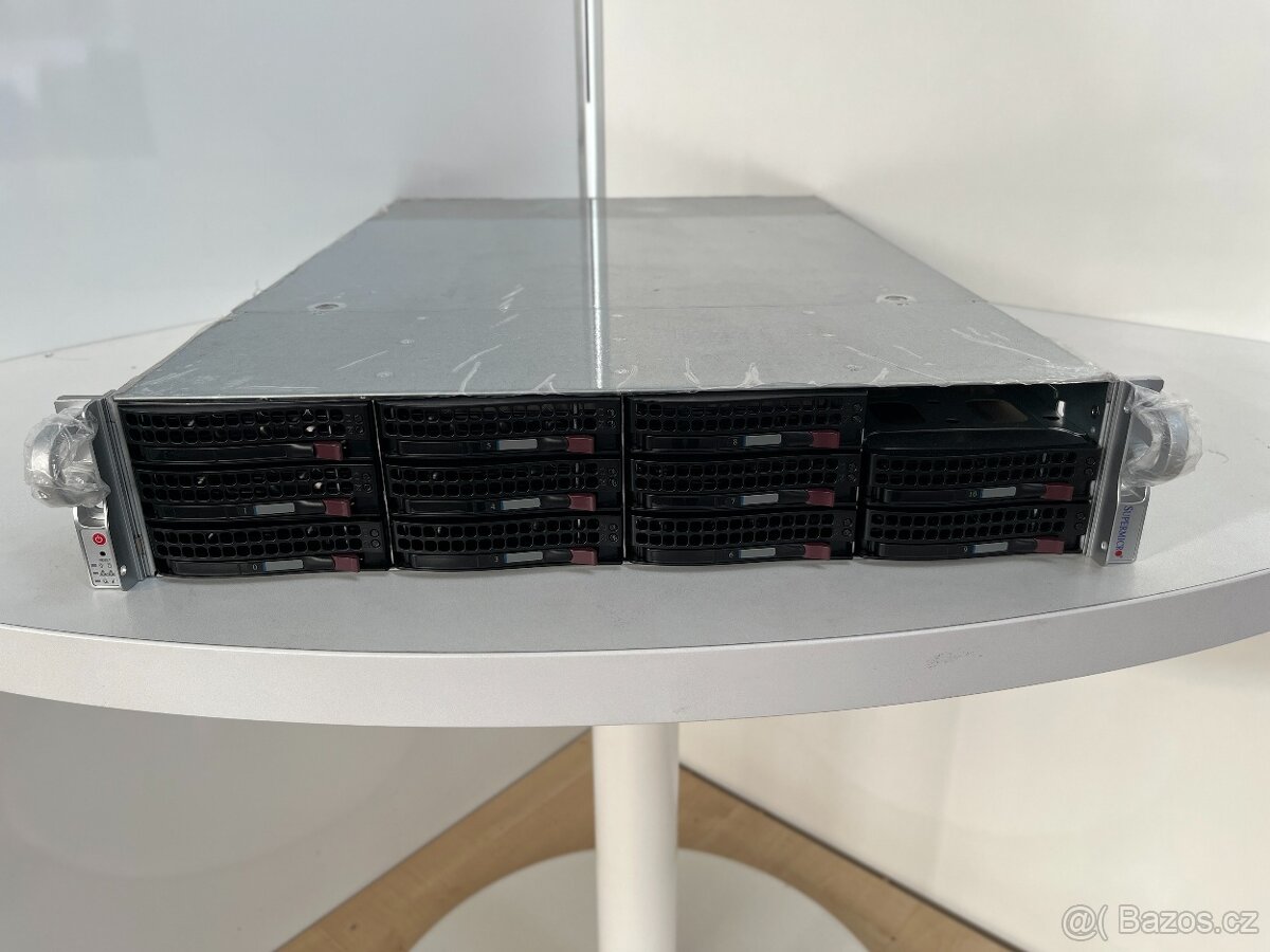 Server SuperMicro CSE-826