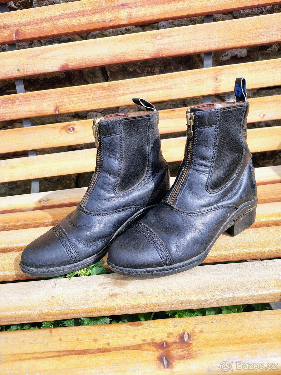 Kožená jezdecká perka Ariat