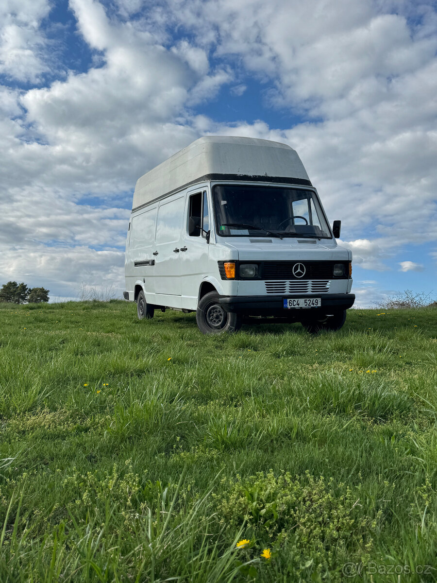 Dodávka Mercedes T1 208D