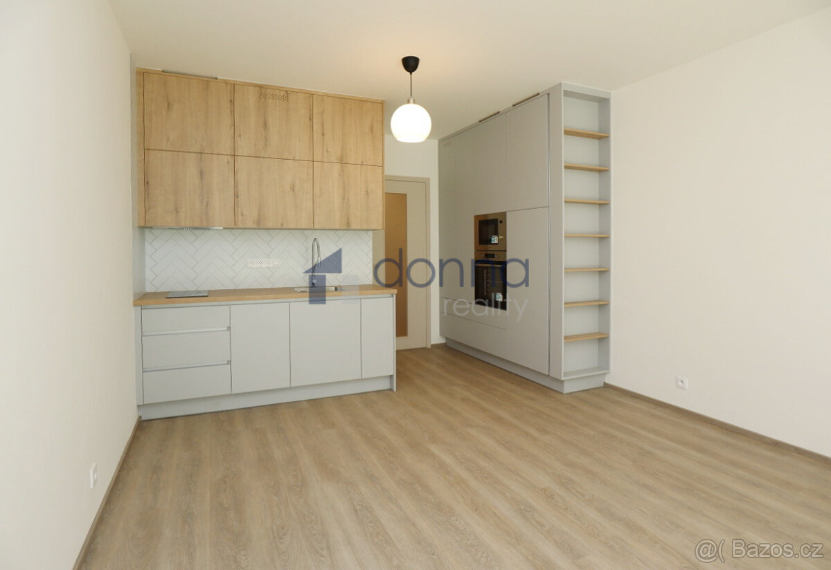 Pronájem ateliéru, 1+kk/zahrádka, 30m2, v přízemí novostavby