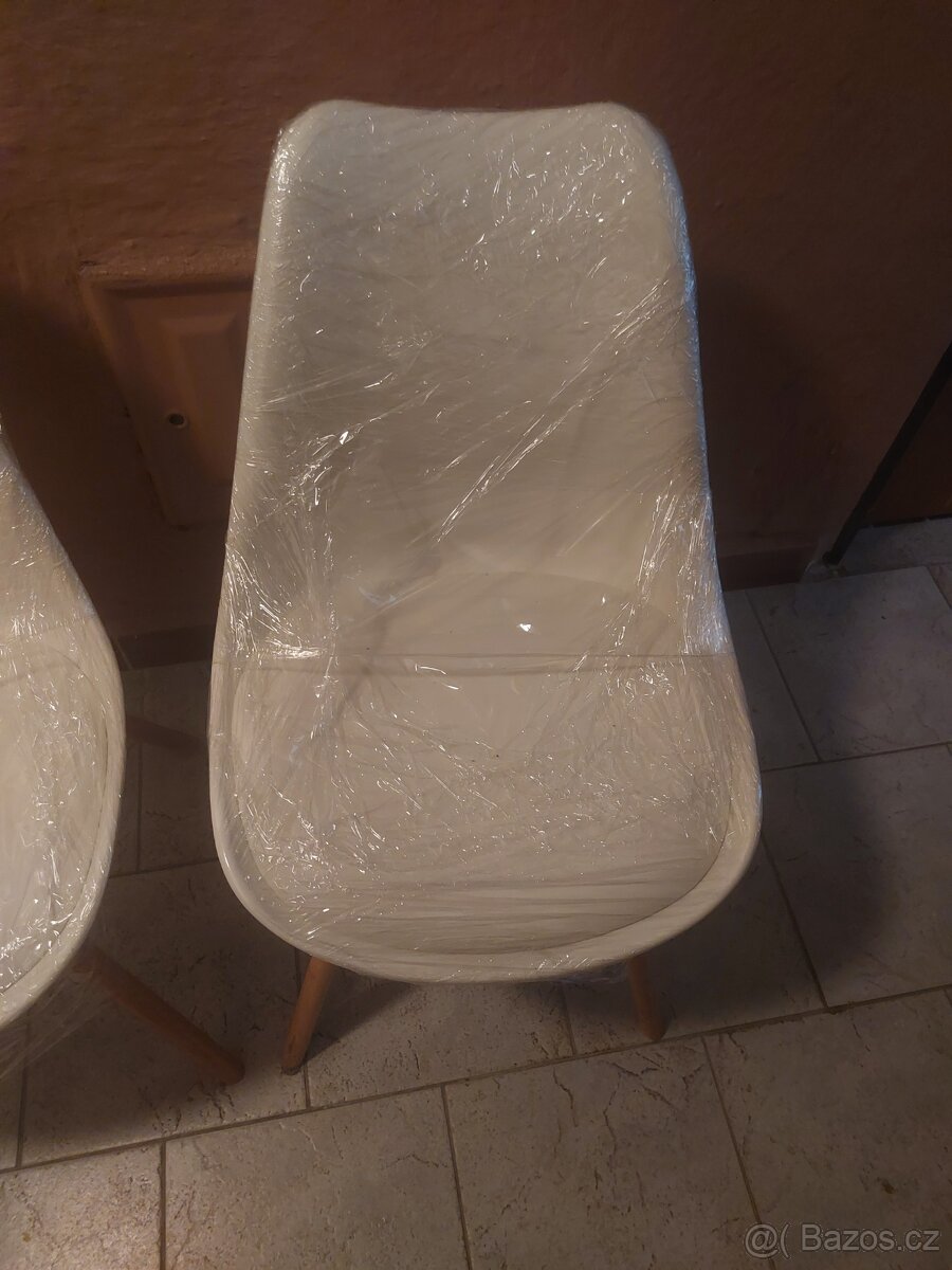 Prodám 3 kusy jídelních židlí