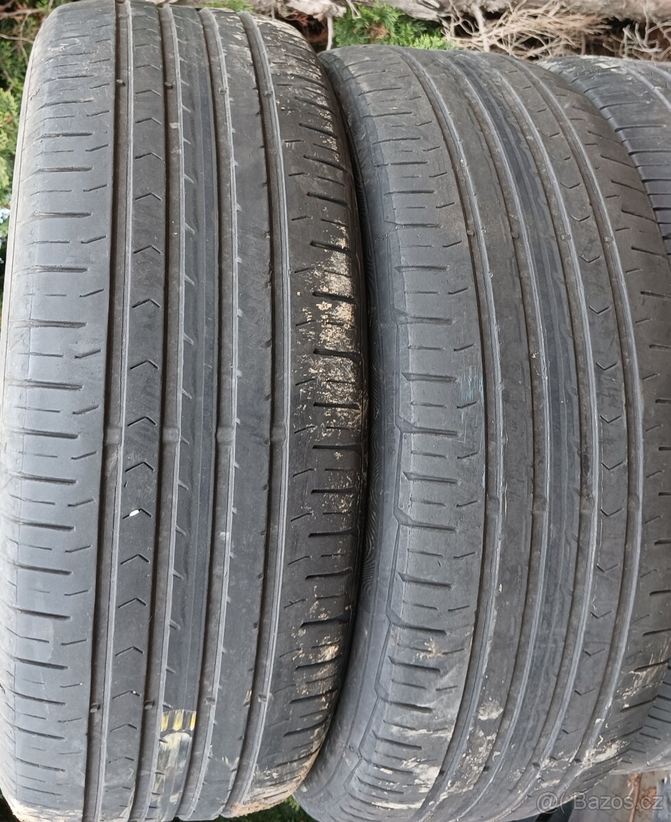 2x 215/55 R17 94V letní pneumatiky Continental hloubka dezén