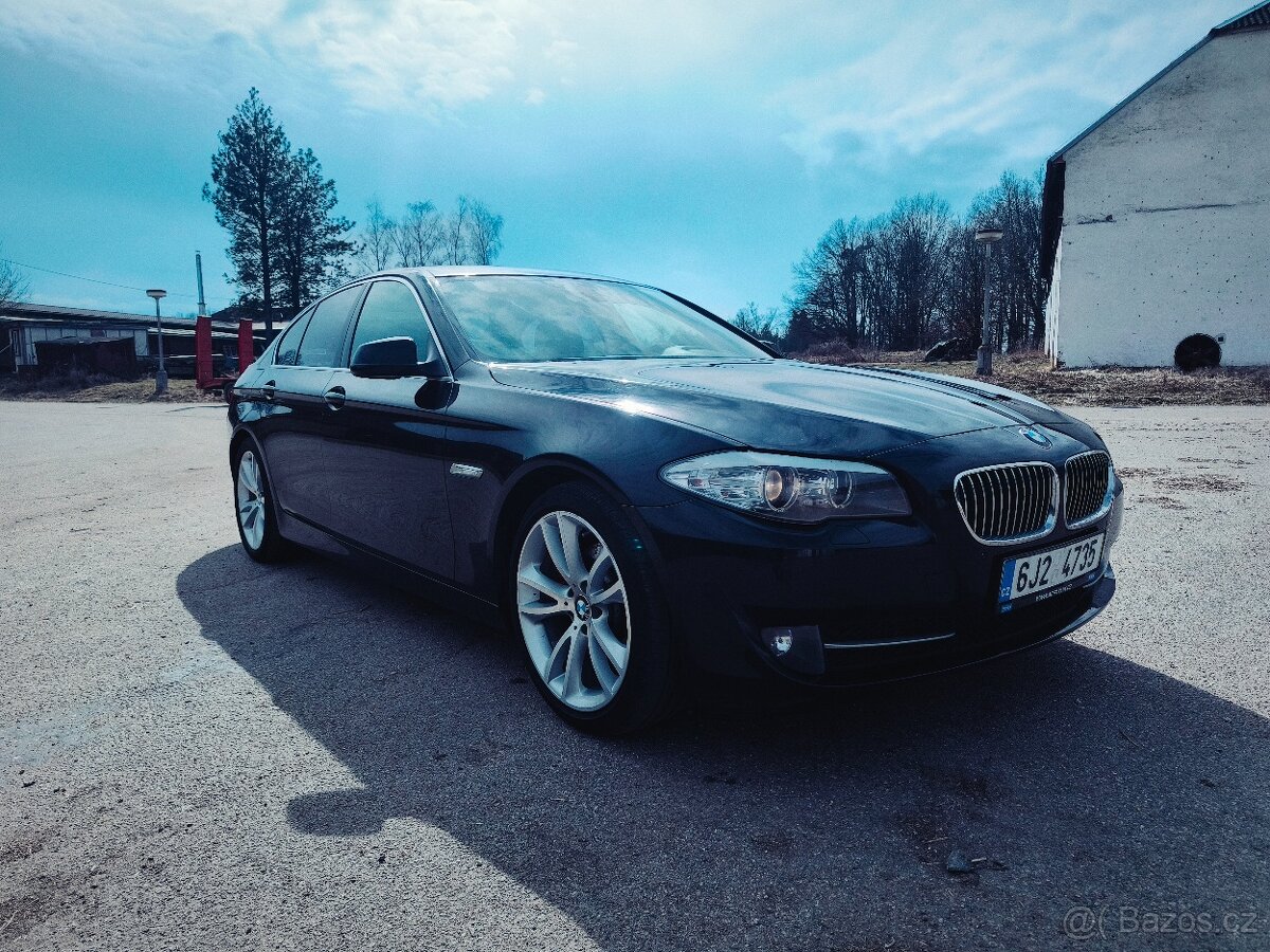 BMW F10 523i - benzín - manuál