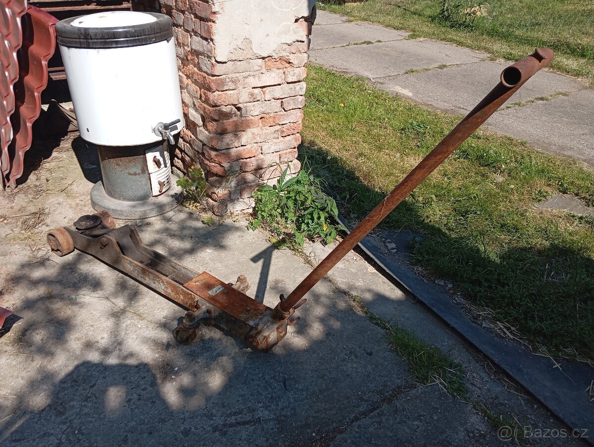 Hydraulický zvedák 3t