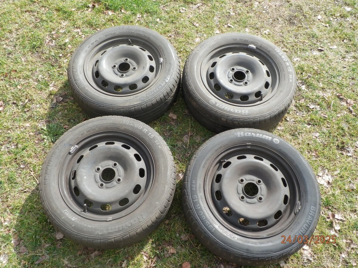 4x Obutá letní sada kol na FORD FUSION BARUM 195/60 R15