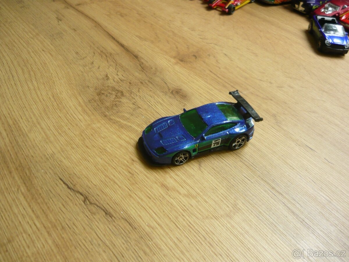 AUTÍČKA HOT WHEELS