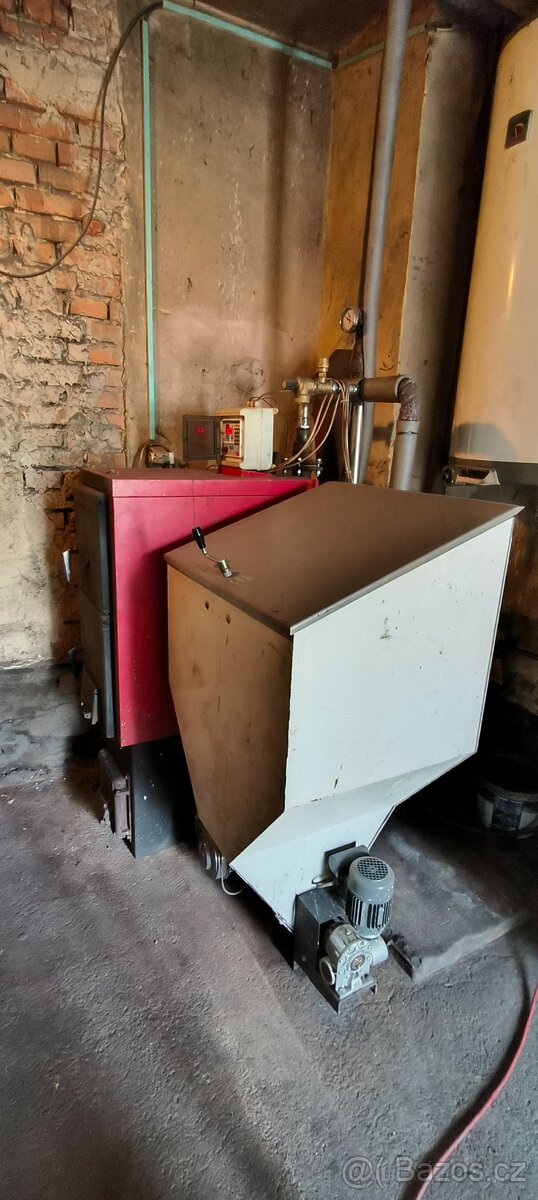 Automatický kotel na uhlí.