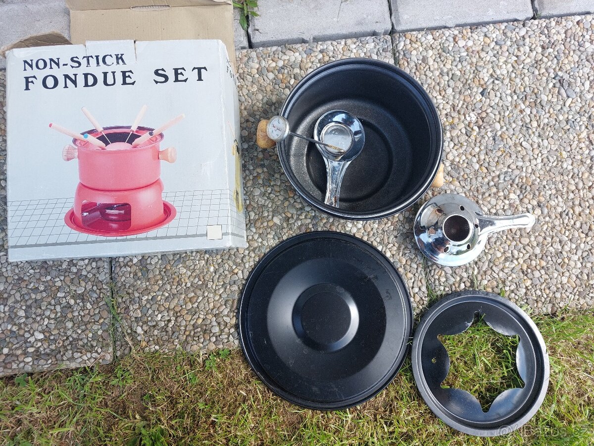 Retro Thun sada 6 ks šálků s podšálky + hrneček zdarma