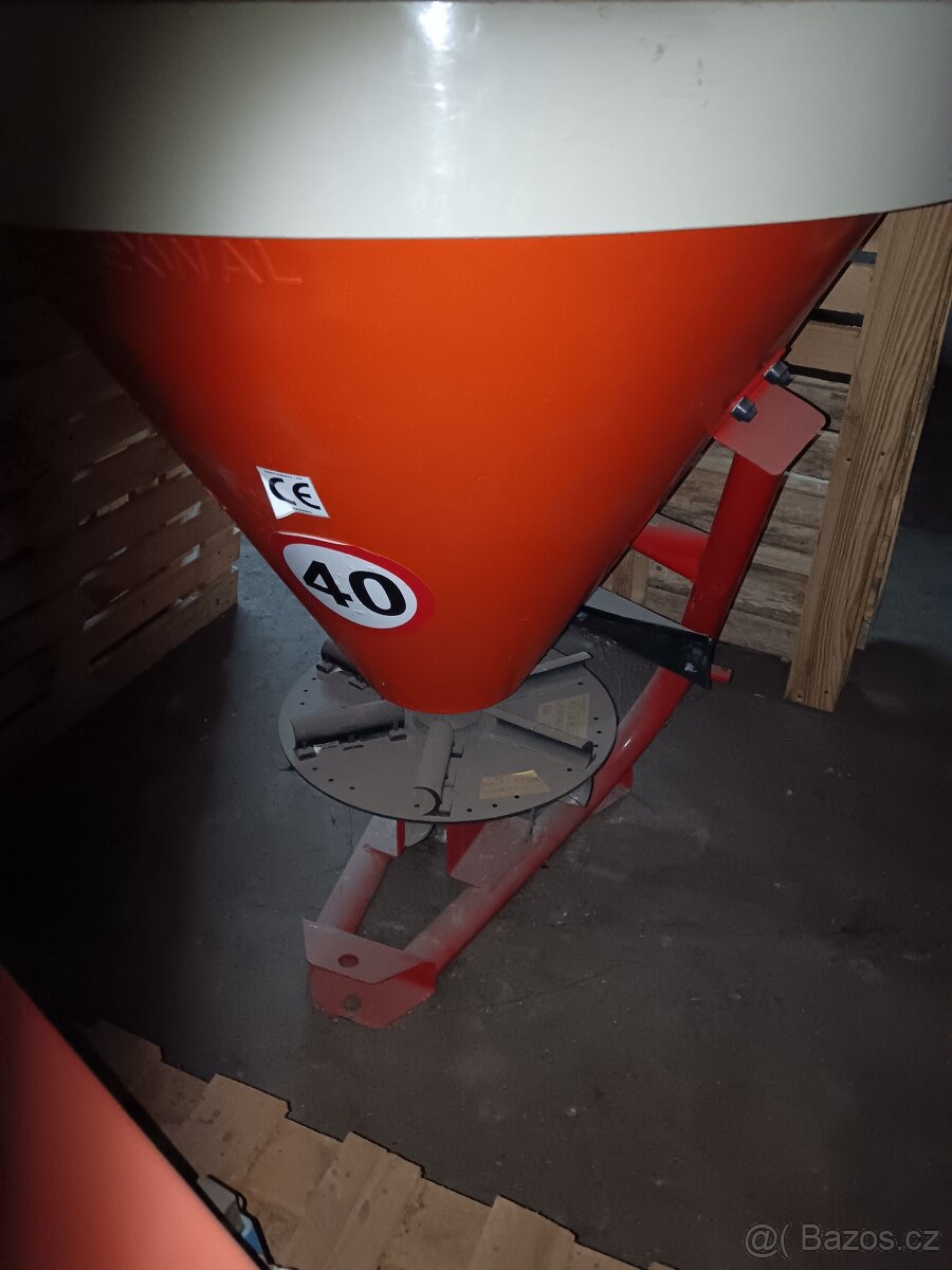 Rozmetadlo za malotraktor