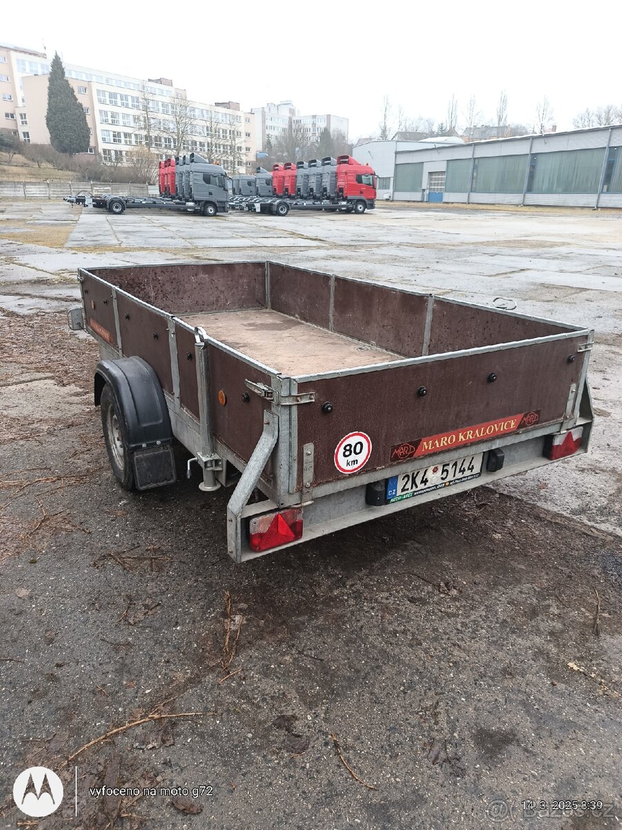 Přívěsný vozík