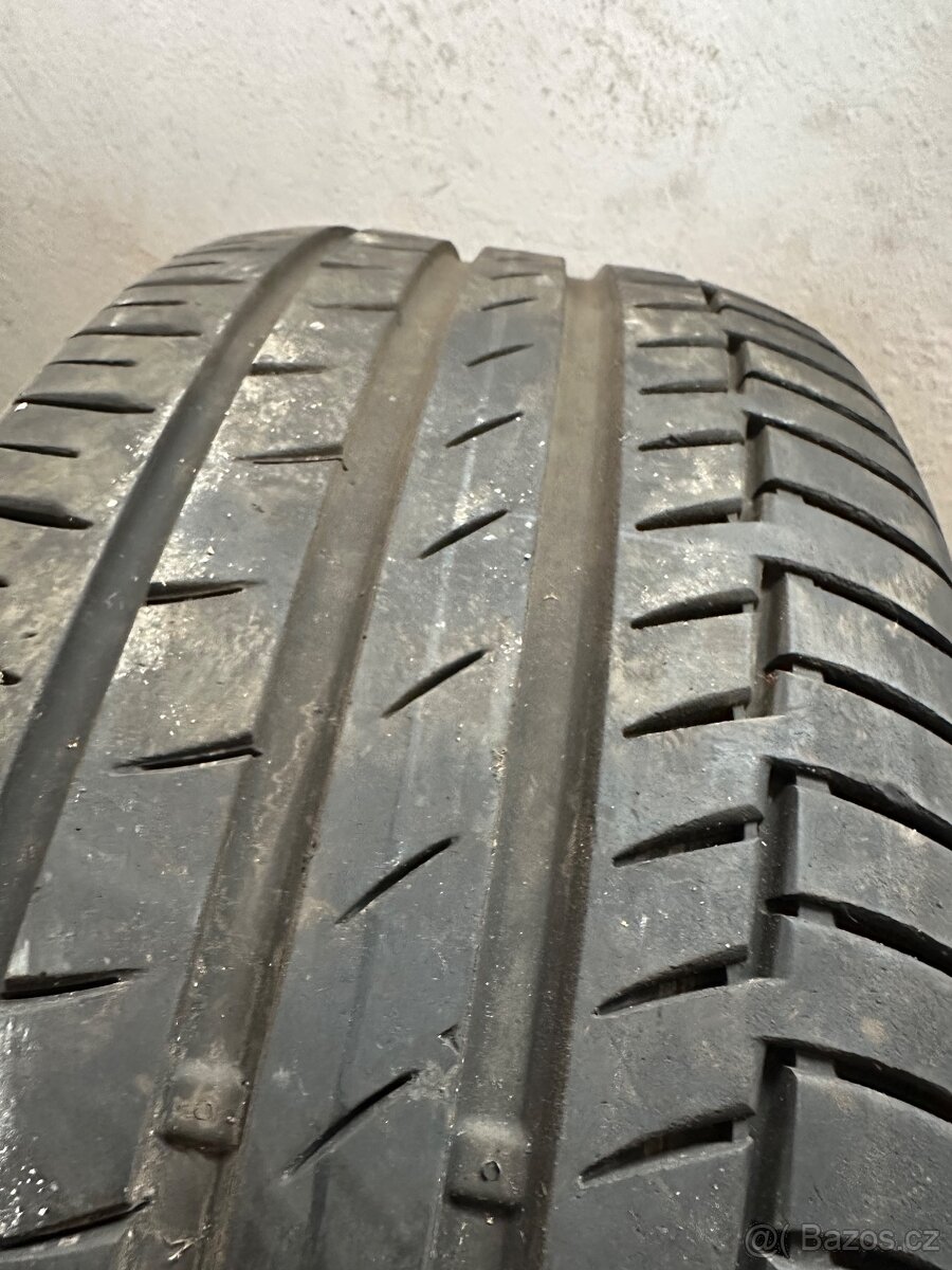 235/45r18 Continental