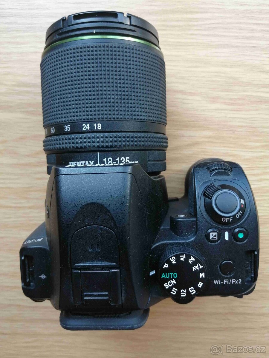 Prodám Pentax K-70 s příslušenstvím.