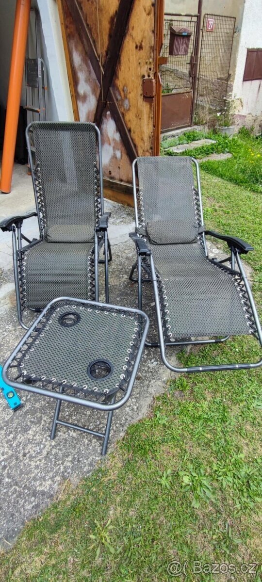 3 dílný set relaxačních křesel + stolku