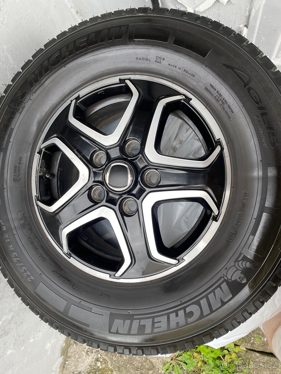 Prodám sadu kol + přední tlumiče pro obytné auto